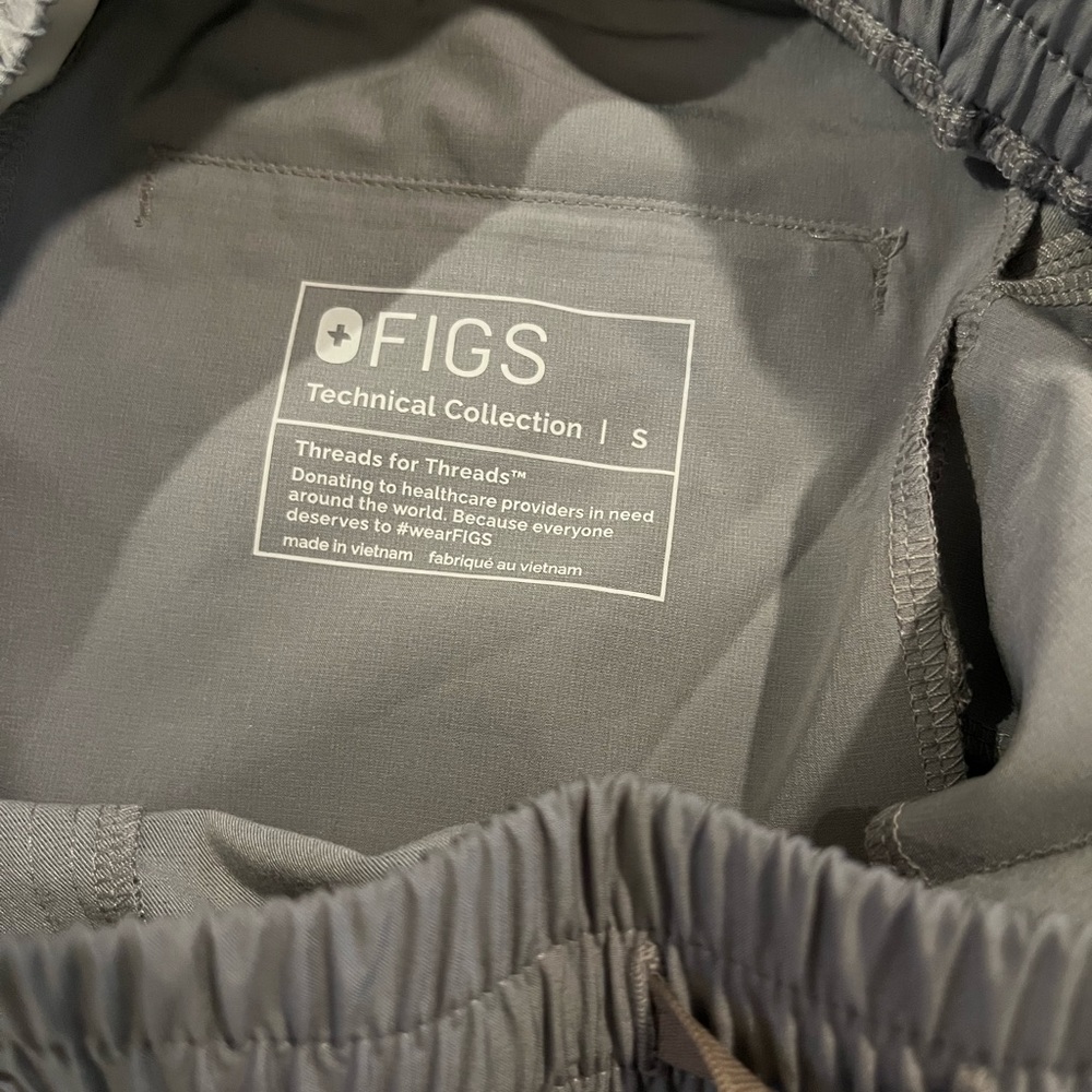 Dark Space grey Figs